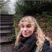 Profesora particular dominante en lengua catalana, castellana e inglés. Puedo impartir clases a todas las edades